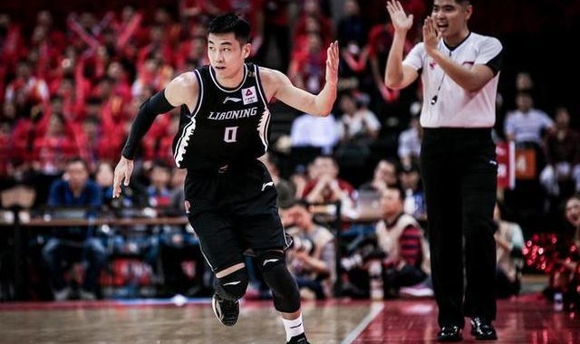  巴特勒三双热火止颓，大胜公牛巩固排名  